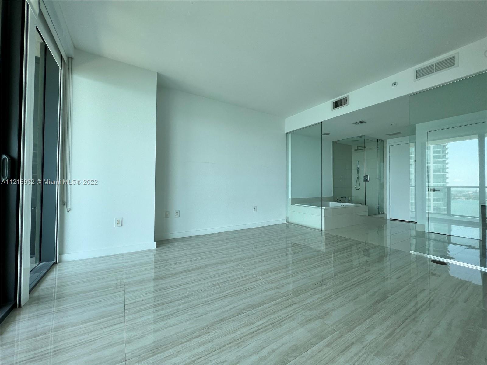 Building Photo - 650 NE 32nd St