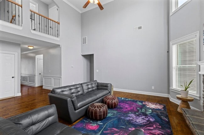 Building Photo - Stunning 3 Story Home in Crawford Creek