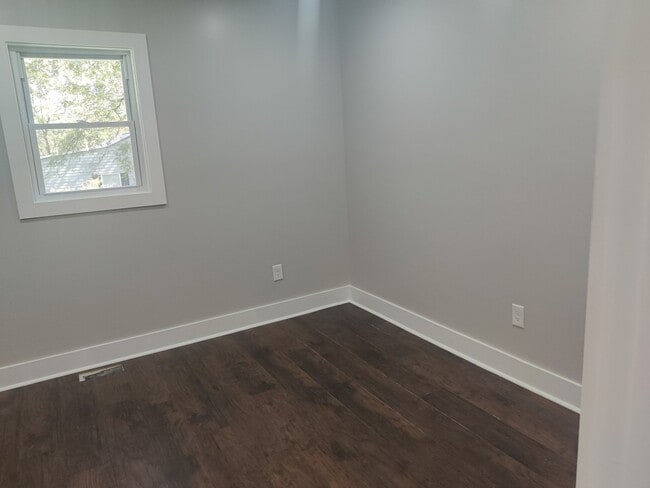 Building Photo - Updated 2 bed/2bth in Madison TN