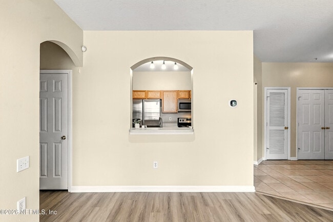 Building Photo - 7990 Baymeadows Cir E