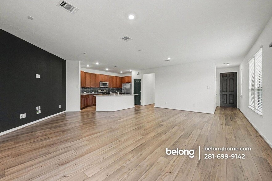 Building Photo - 25403 Benroe St