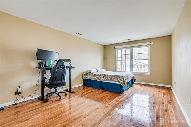 Building Photo - 169 Metuchen Ave