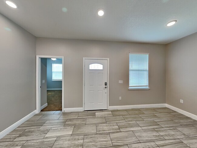 Building Photo - 1957 Michigan Dr