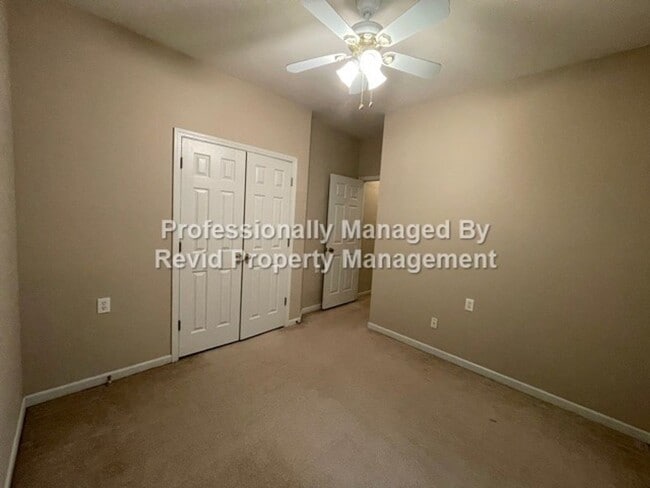 Building Photo - 2 bedroom Home in Harbor Town!!