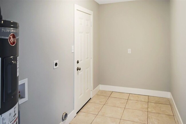 Building Photo - Gorgeous all renovated Home in Lumberton, TX!
