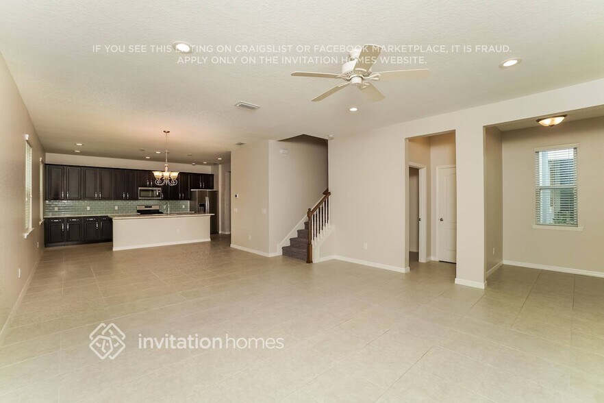 Building Photo - 14810 Caravan Ave
