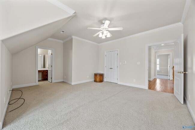 Building Photo - 121 Cheekwood Dr