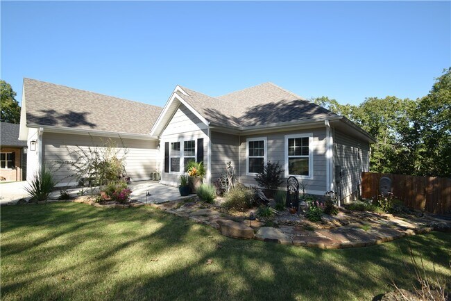 Building Photo - 42 Tummell Dr