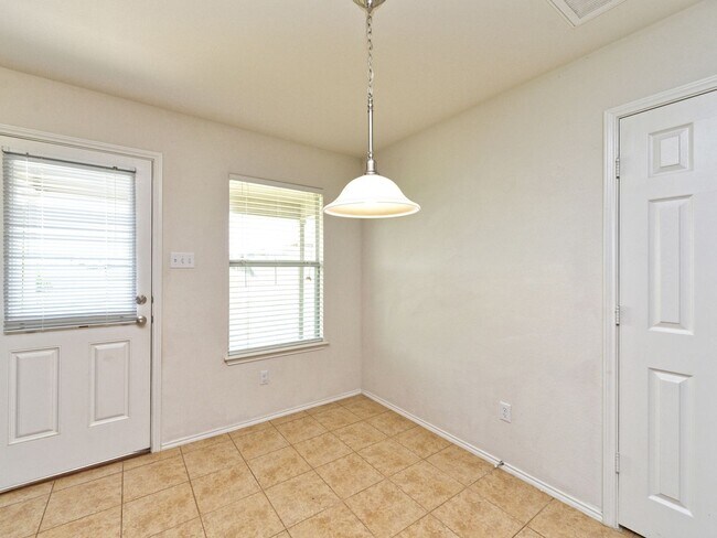Building Photo - Spacious 2 story with cul-de-sac location
