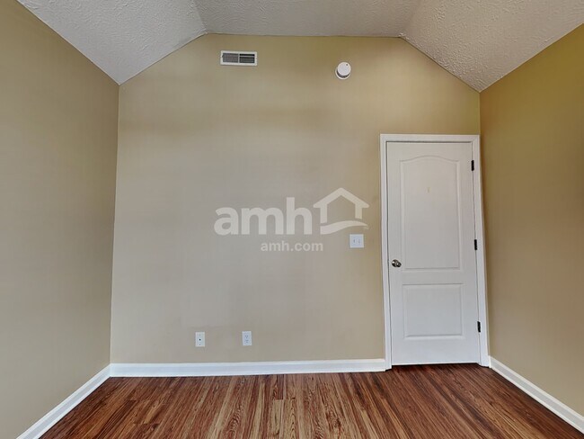 Building Photo - 3368 Marrast Dr