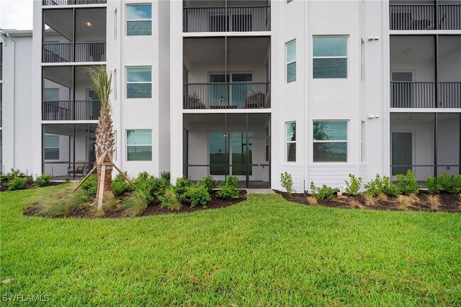 Building Photo - 15345 Grn Acrs Ave