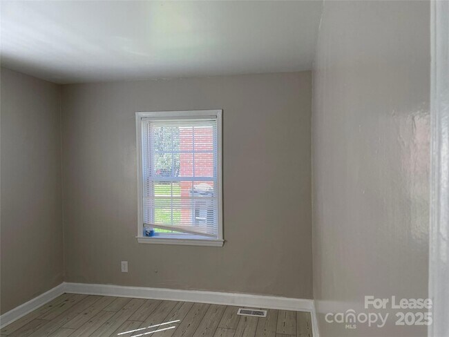 Building Photo - 3540 Bost St