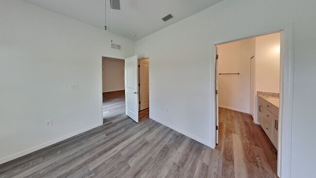 Building Photo - 4028 SW 7th Pl