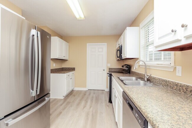 Building Photo - 119 Howard Woody Dr