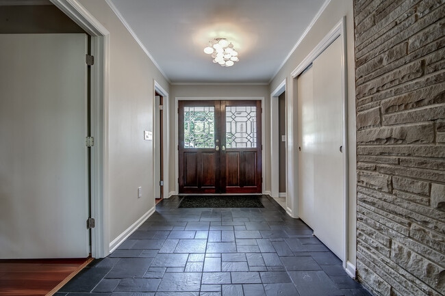 Building Photo - 720 Langford Ln NW