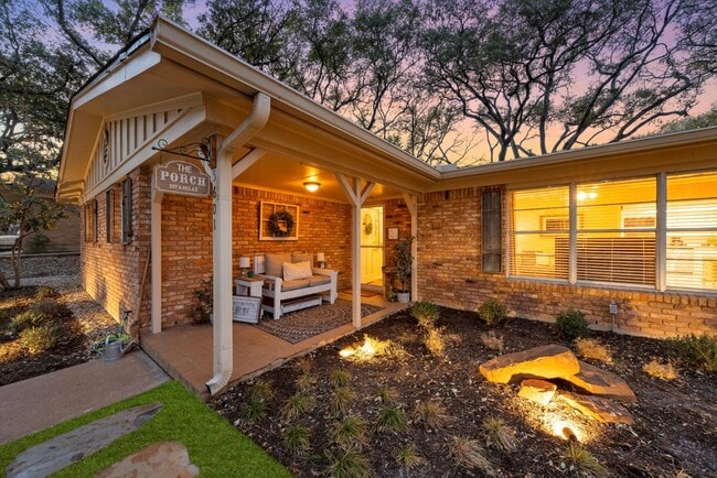 Building Photo - 5601 Westlawn Dr