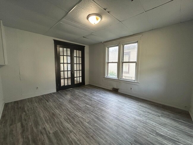 Building Photo - 907.5 Jewell-