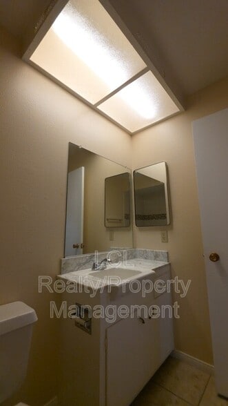 Building Photo - 26808 Augusta Dr