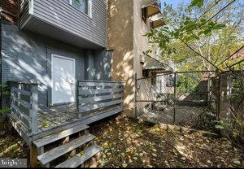 Building Photo - 1635 S Etting St
