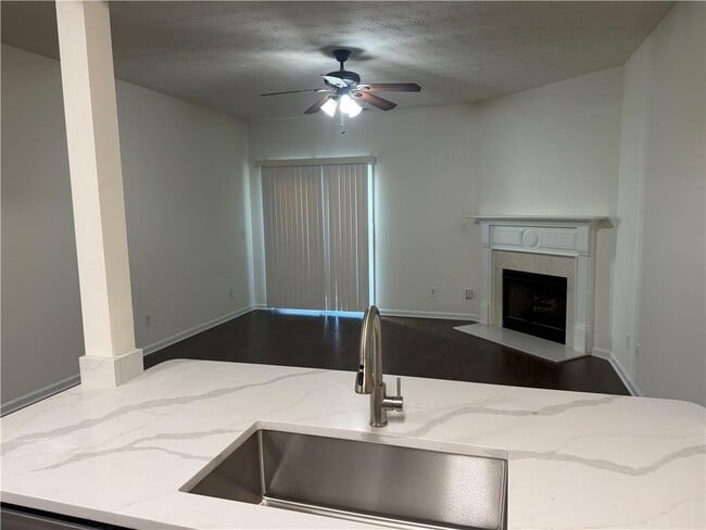 Building Photo - 2729 Heathrow Dr