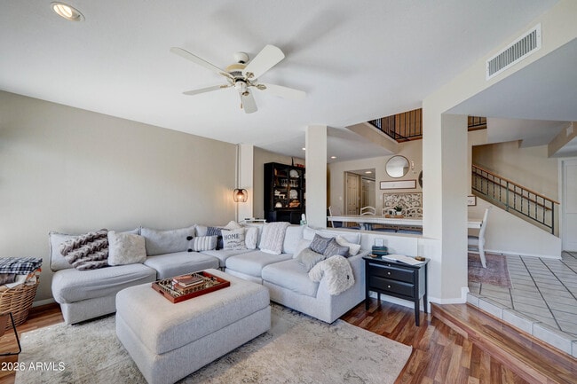 Building Photo - 2511 E Shaw Butte Dr