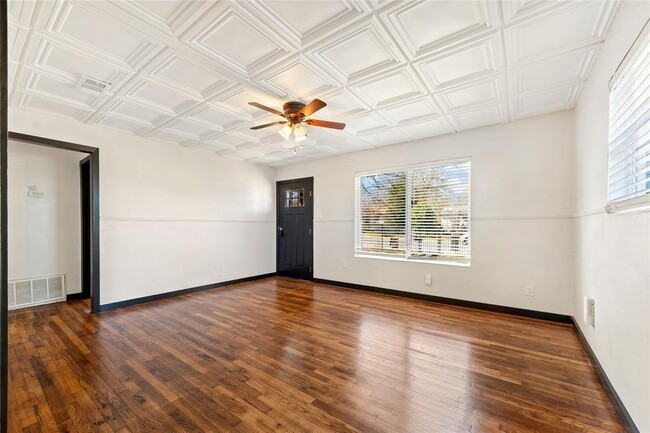 Building Photo - 6915 Providence Ave