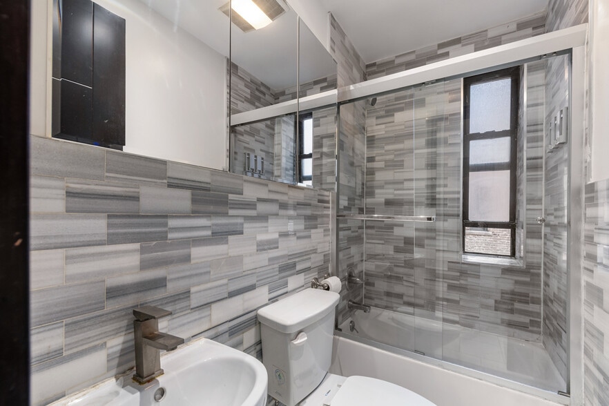 Building Photo - 4 W 108th St