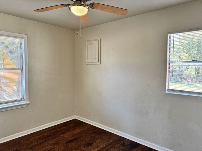 Building Photo - Cute 3 Bed 1 Bath home in Sunnyside Heights