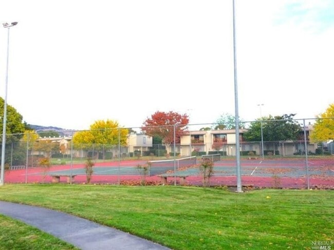 Building Photo - Lovely 2 bedroom PUD in the E Section of R...