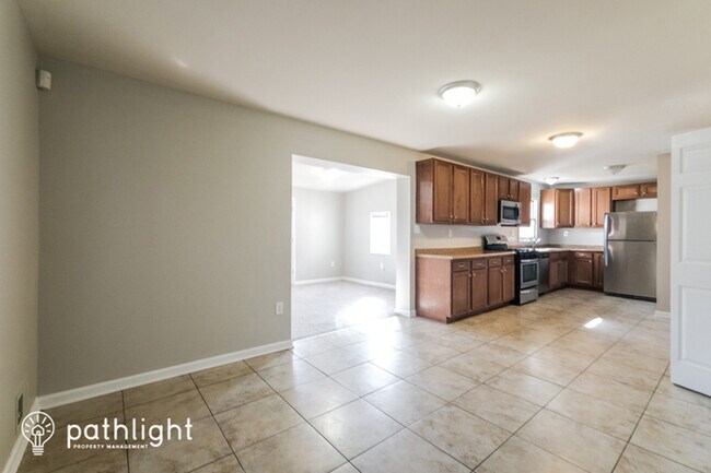 Building Photo - 504 Adams Lane, Waldorf, MD 20602