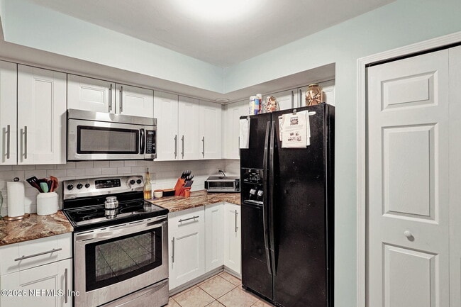 Building Photo - 2521 White Horse Rd E