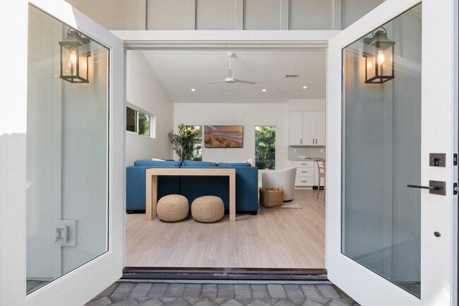 Building Photo - 1559 Rancho Serena