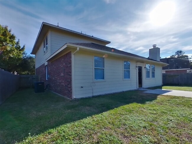 Building Photo - 32331 Hunter Park Ct