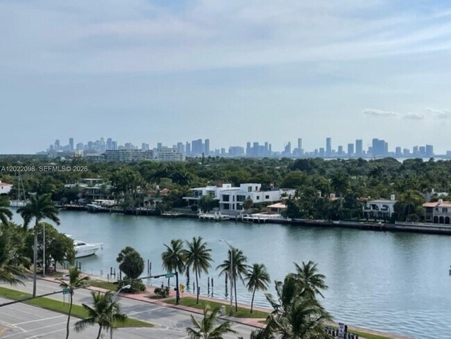 Building Photo - 5313 Collins Ave
