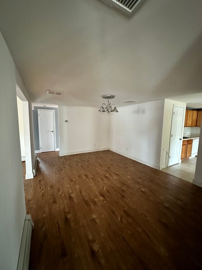 Primary Photo - 125 Holbrook Rd