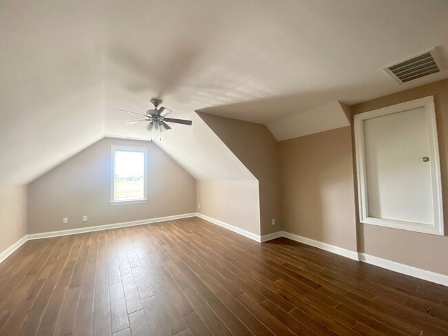 Building Photo - 532 Millbrooke Cir