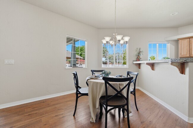 Building Photo - 1285 Claremont Dr