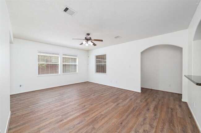 Building Photo - 8914 Parlin Ridge Dr