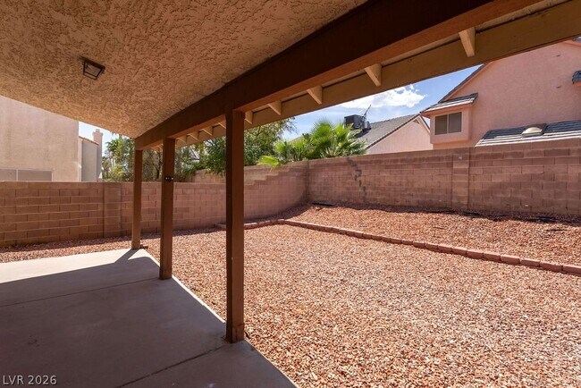 Building Photo - 1735 Navarre Ln