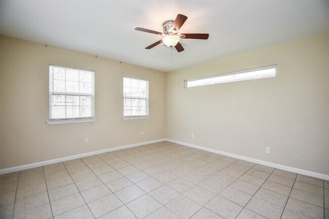 Building Photo - 6430 Saxet St