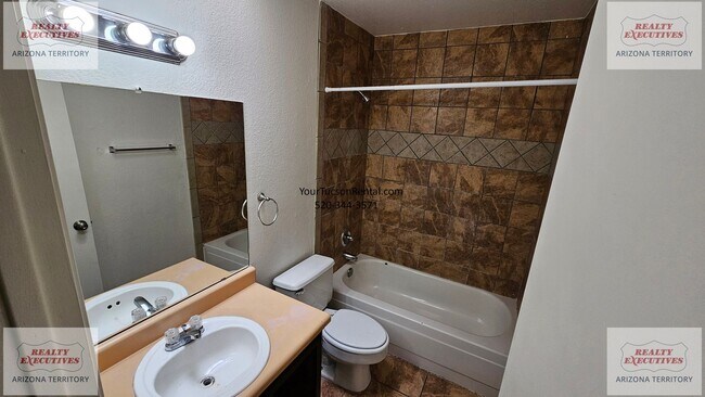 Building Photo - 1st Ave & Irvington Rd area 3 bedroom with AC