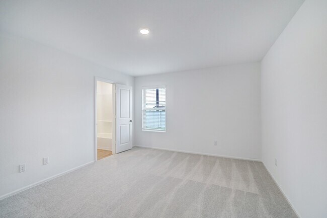 Building Photo - 8907 Estes Lks Dr