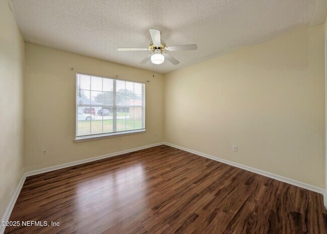 Building Photo - 12162 Millford Ln N
