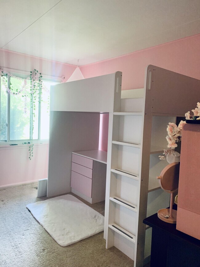 Building Photo - 1117 Kay Pkwy