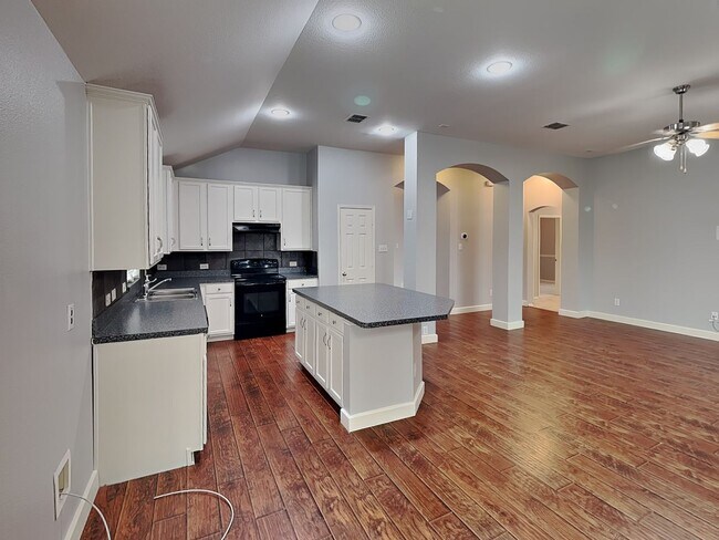 Building Photo - Where Comfort Meets Convenience in Marine Creek Ranch