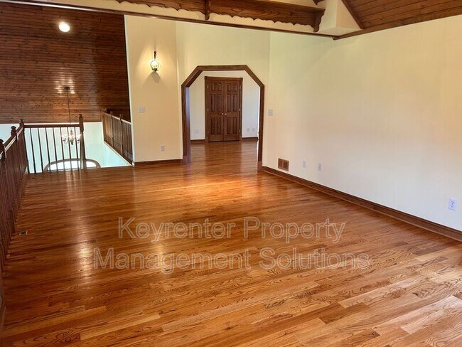 Building Photo - 33 Hodge Farm Ln
