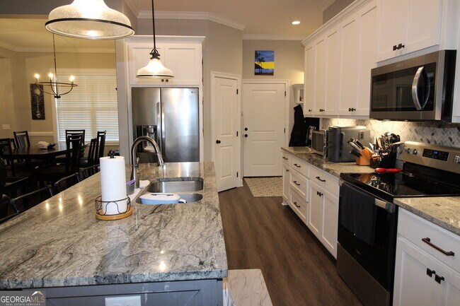 Building Photo - 28 Redington Dr