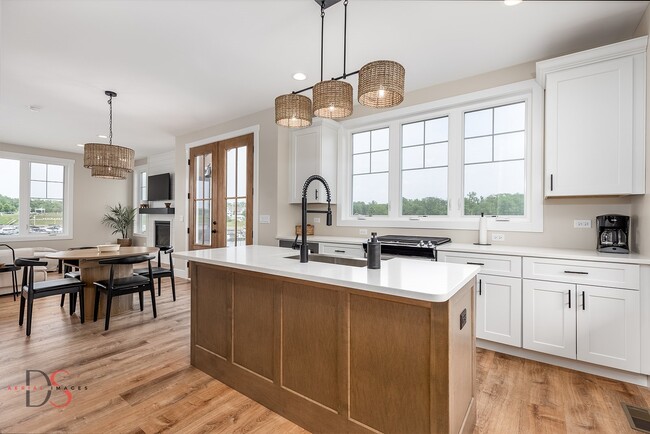 Building Photo - 208 Leeward Way