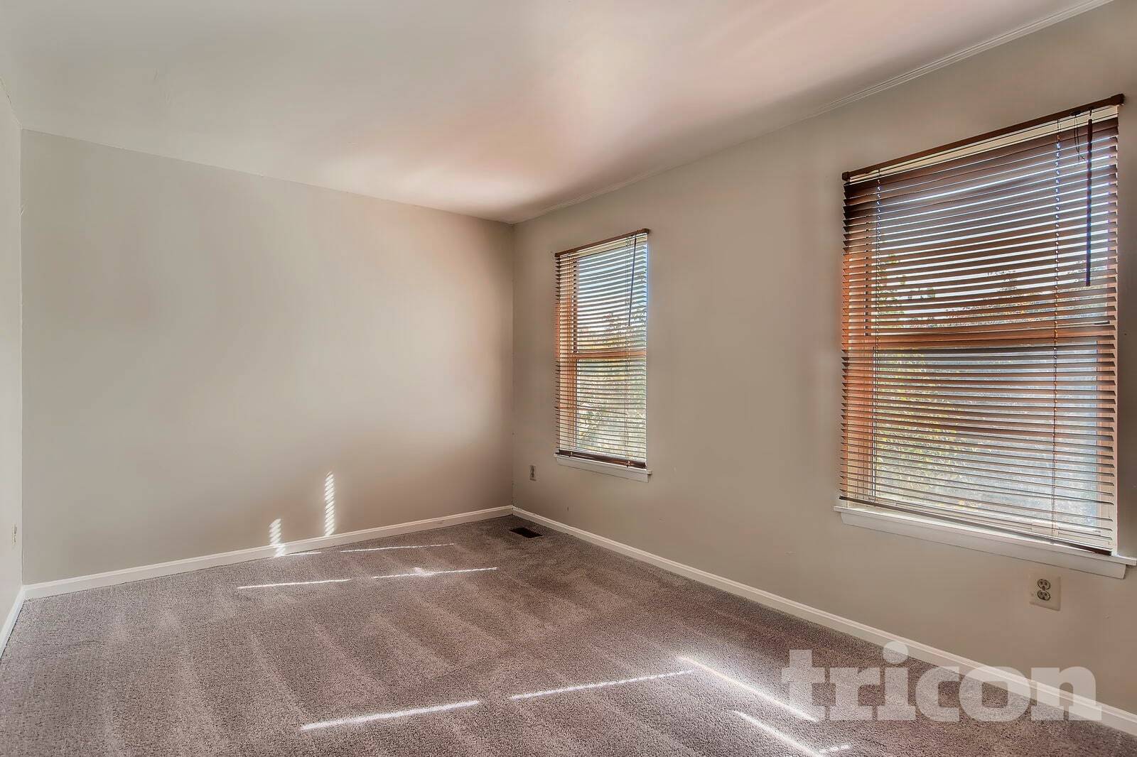 Building Photo - 639 Glynock Pl