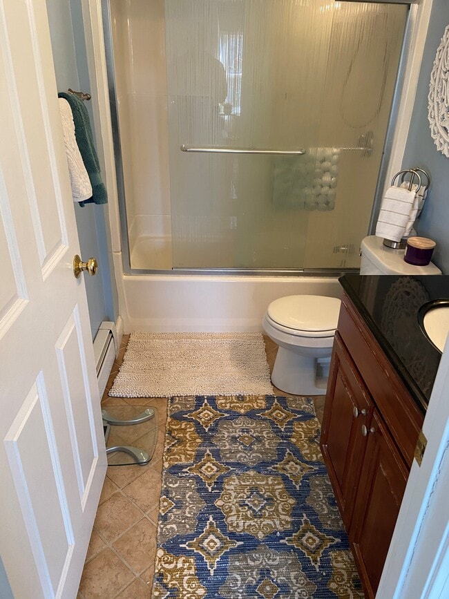 relaxing bathroom - 19 Railroad St